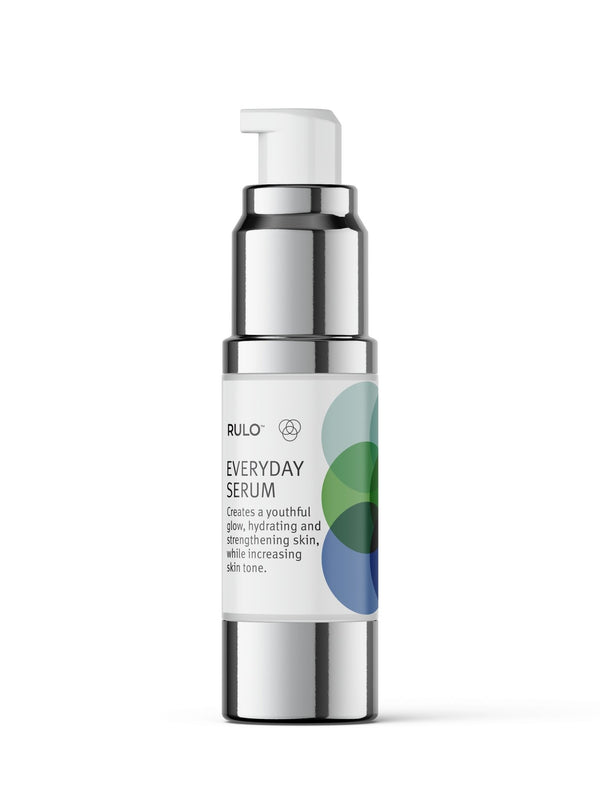 Front of RULO™ Skinfluence™ Everyday Serum bottle with CeraBloom™ technology – daily water-based serum that hydrates, strengthens barrier, and supports sensitive skin